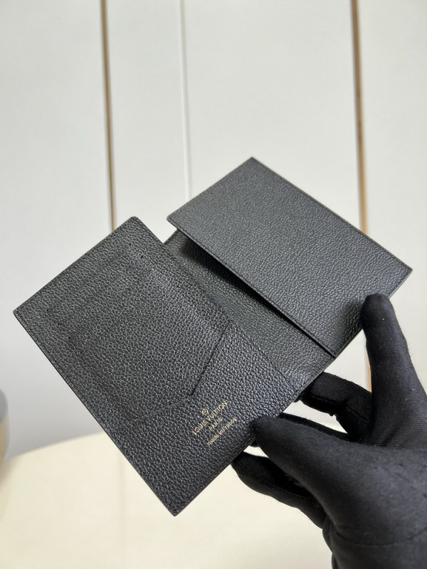l**is V*t*n passport cover-10*14*2.5cm