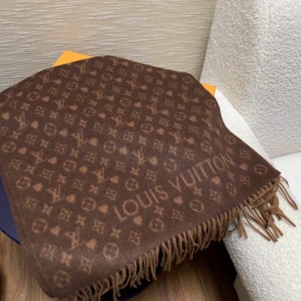 l**is V*t*n game on scarf