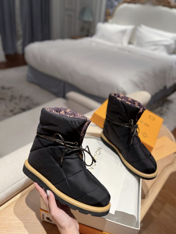 l**is V*t*n pillow comfort ankle boots