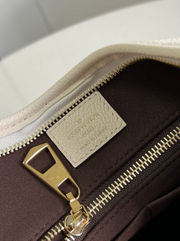 l**is V*t*n carryall pm