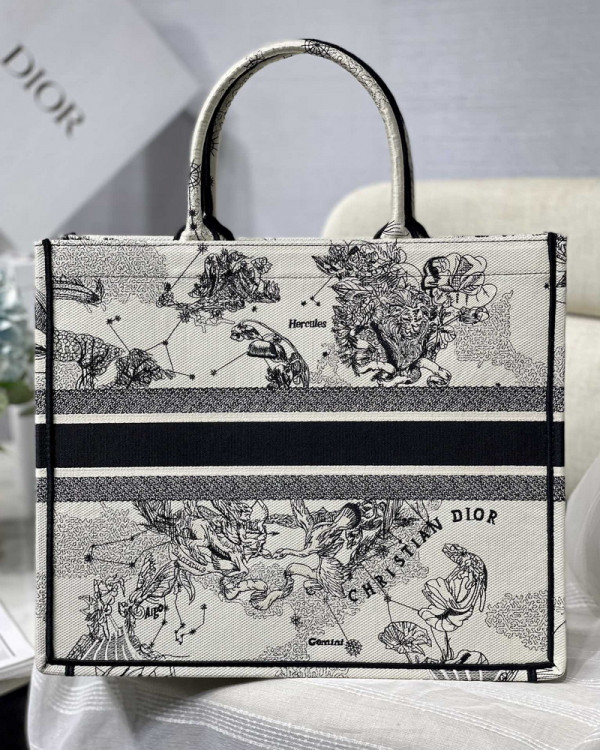 large D*or book tote