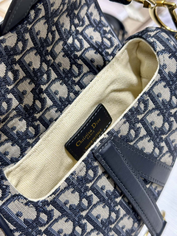 D*or saddle bag