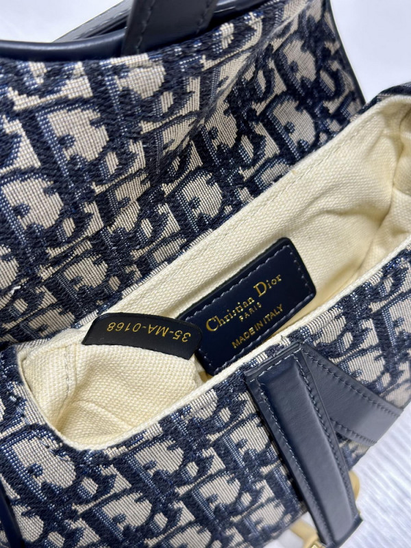 D*or saddle bag
