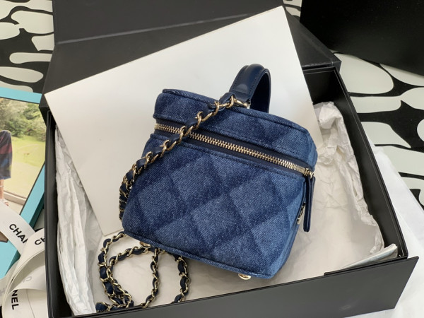 CL VANITY CASE