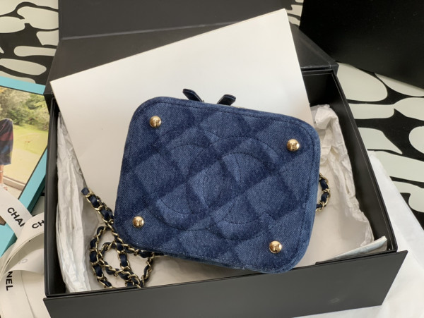 CL VANITY CASE