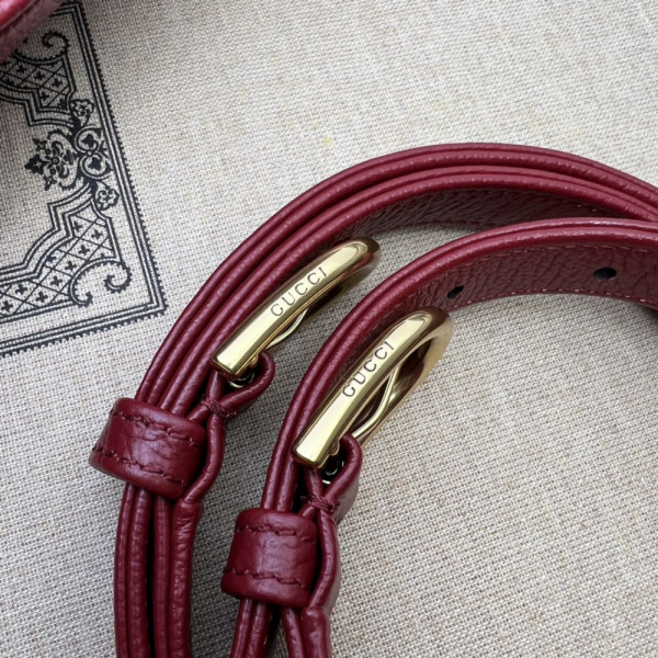 G*u*i aphrodite medium shoulder bag