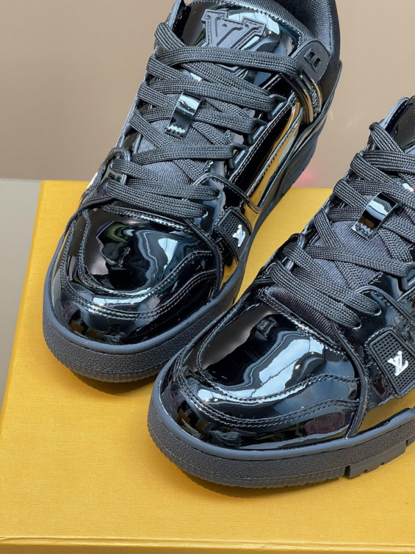 l**is V*t*n trainer sneaker