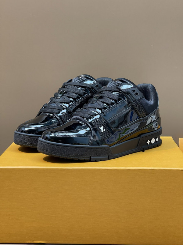 l**is V*t*n trainer sneaker