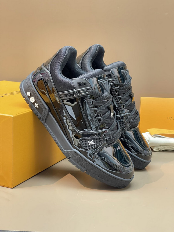 l**is V*t*n trainer sneaker
