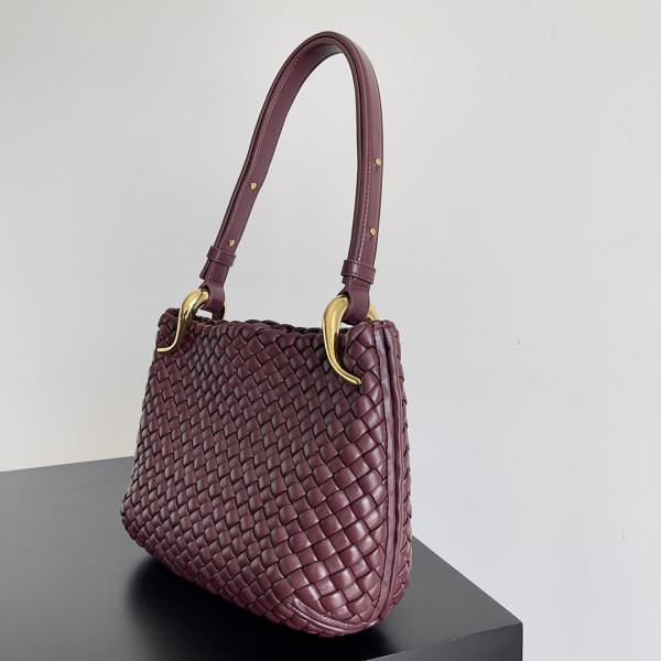 Bo*te*ga ve*ne*ta small clicker shoulder bag