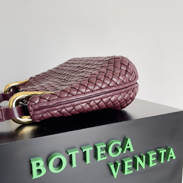 Bo*te*ga ve*ne*ta small clicker shoulder bag