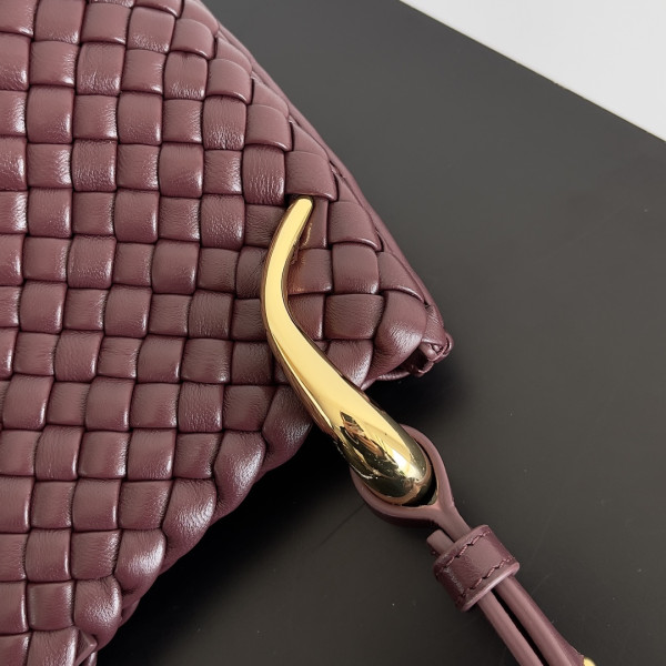 Bo*te*ga ve*ne*ta small clicker shoulder bag