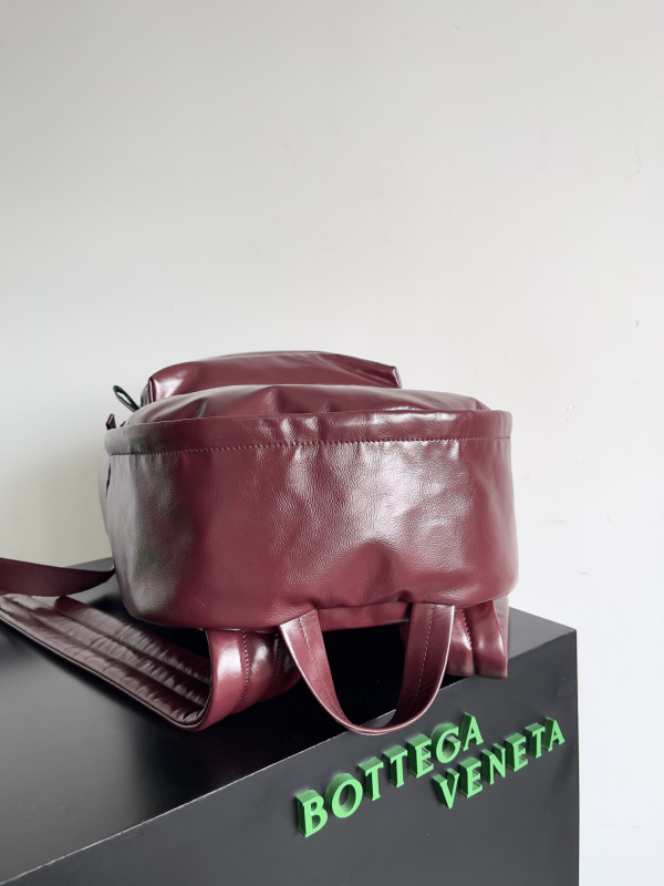 Bo*te*ga ve*ne*ta backpack