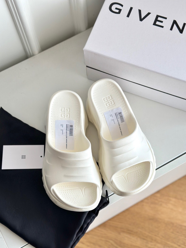 GIVENCHY sildes