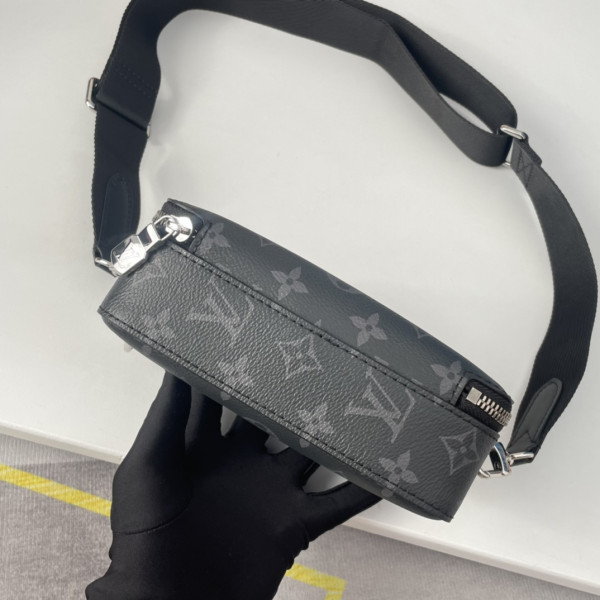 l**is V*t*n alpha wearable wallet