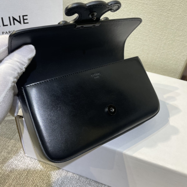 Ce**e chain shoulder bag triomphe