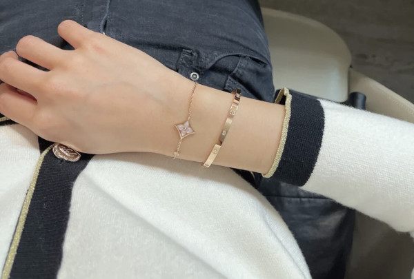 l**is V*t*n bracelet
