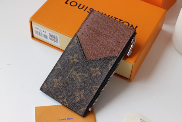 l**is V*t*n coin card holder