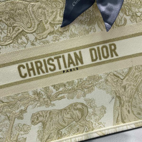 D*or book tote