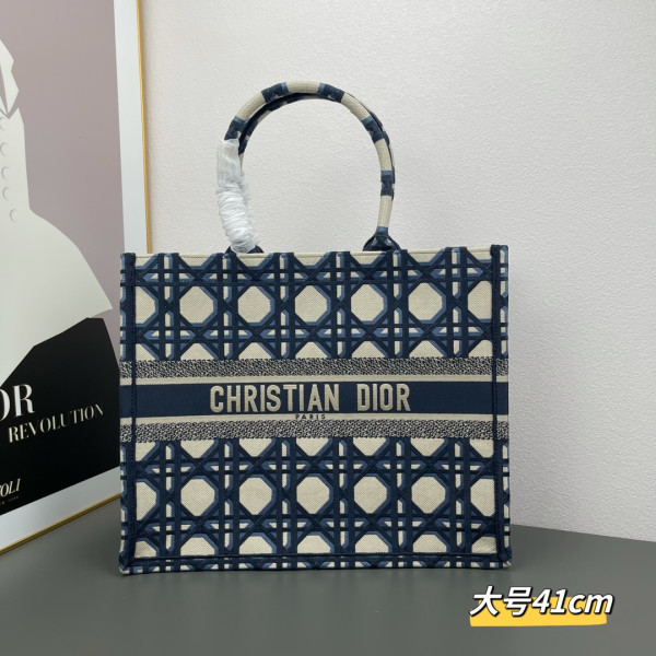 D*or book tote