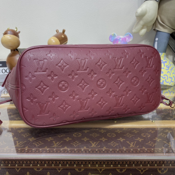 l**is V*t*n neverfull mm