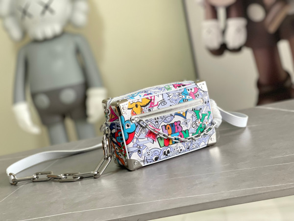 l**is V*t*n mini soft trunk