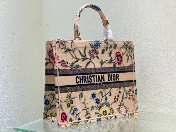 large D*or book tote