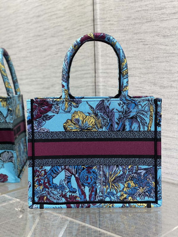 small D*or book tote