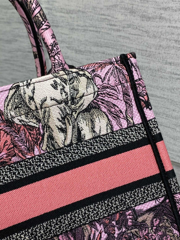small D*or book tote