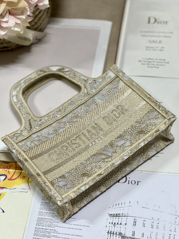 D*or book tote mini