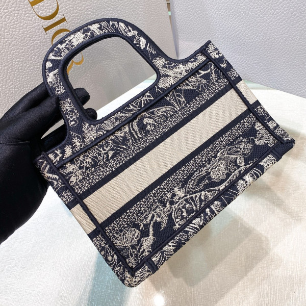 D*or book tote mini