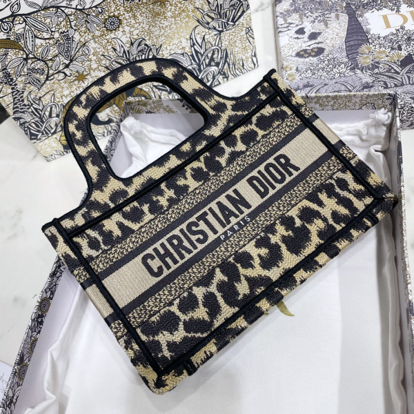 D*or book tote mini