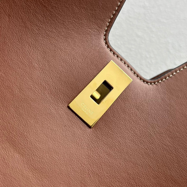 Ce**e cabas 16 in smooth calfskin