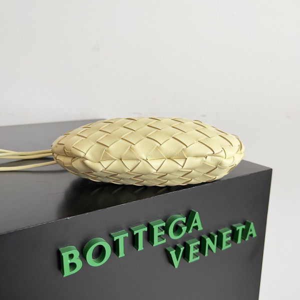 Bo*te*ga ve*ne*ta mini sardine top handle bag