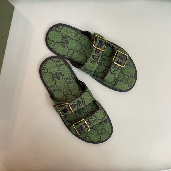 G*u*i slipper