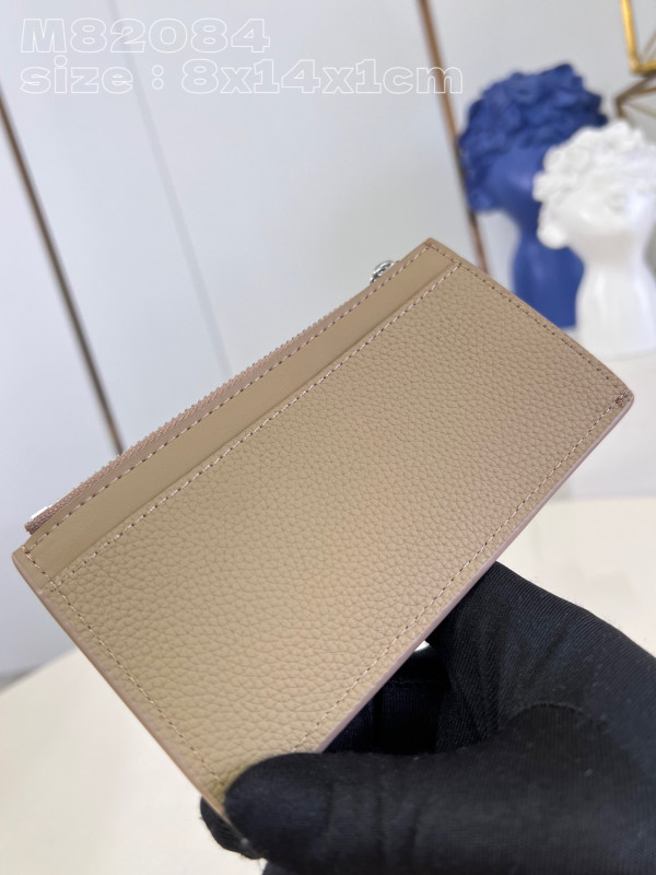 l**is V*t*n coin card holder