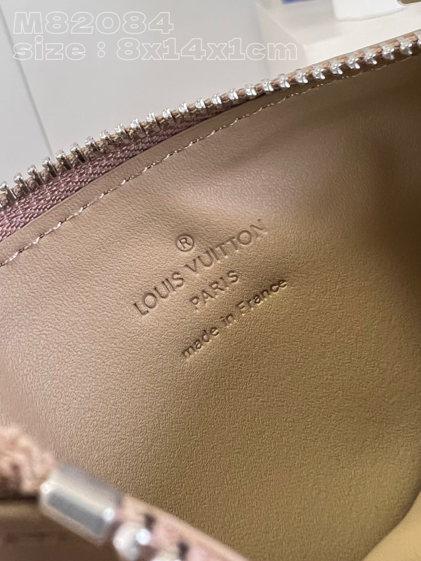 l**is V*t*n coin card holder