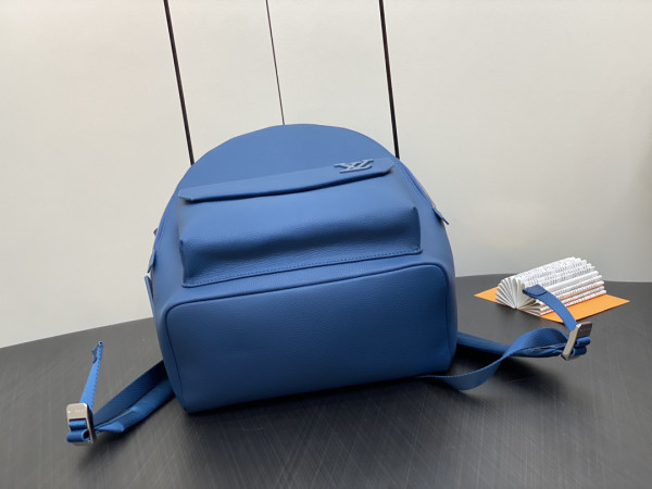 l**is V*t*n takeoff backpack