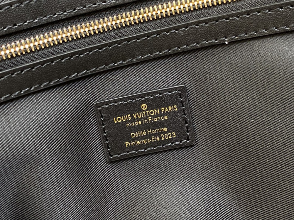 l**is V*t*n keepall bandouliÈre 45