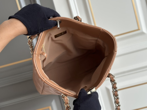 CL TOTE BAG
