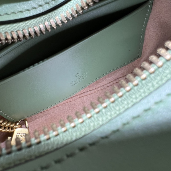 G*u*i gg marmont half-moon-shaped mini bag