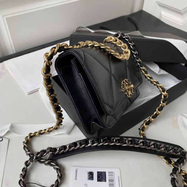 CL 19 WALLET ON CHAIN