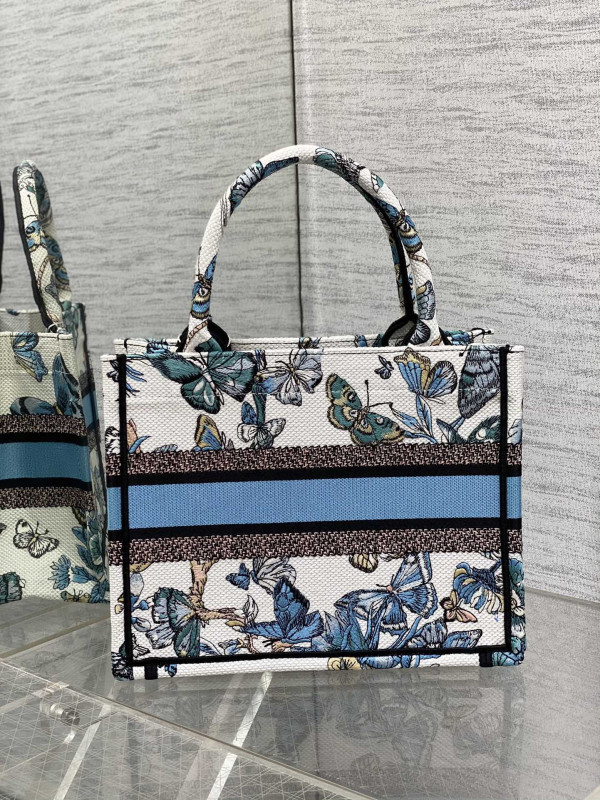 small D*or book tote