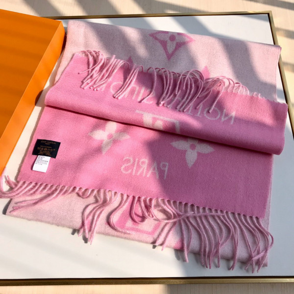 l**is V*t*n reykjavik scarf