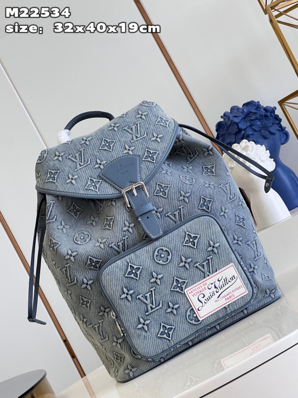 l**is V*t*n montsouris backpack
