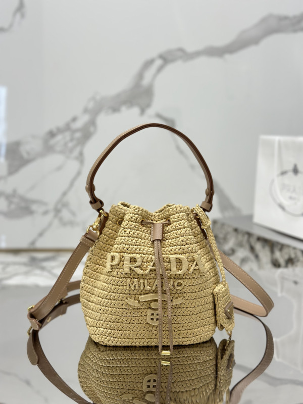 Pra*a bucket bag