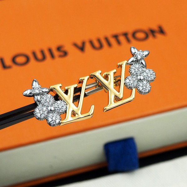 l**is V*t*n earrings