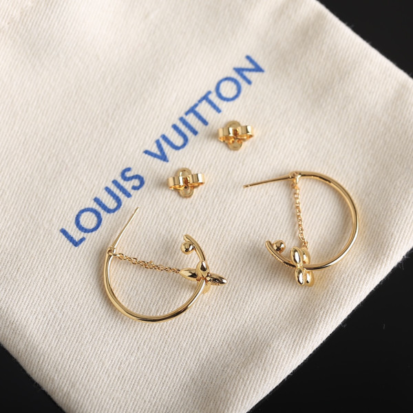 l**is V*t*n earrings