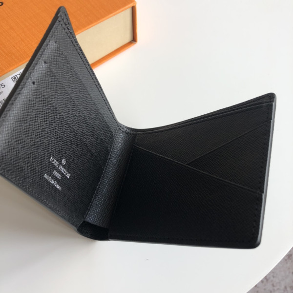 l**is V*t*n multiple wallet
