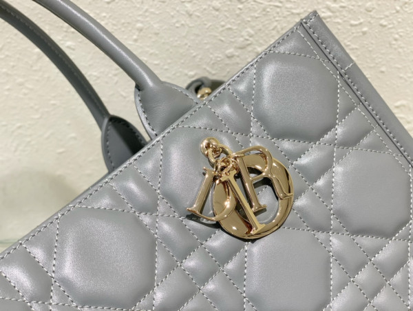 medium D*or book tote-36.5*28*17.5cm